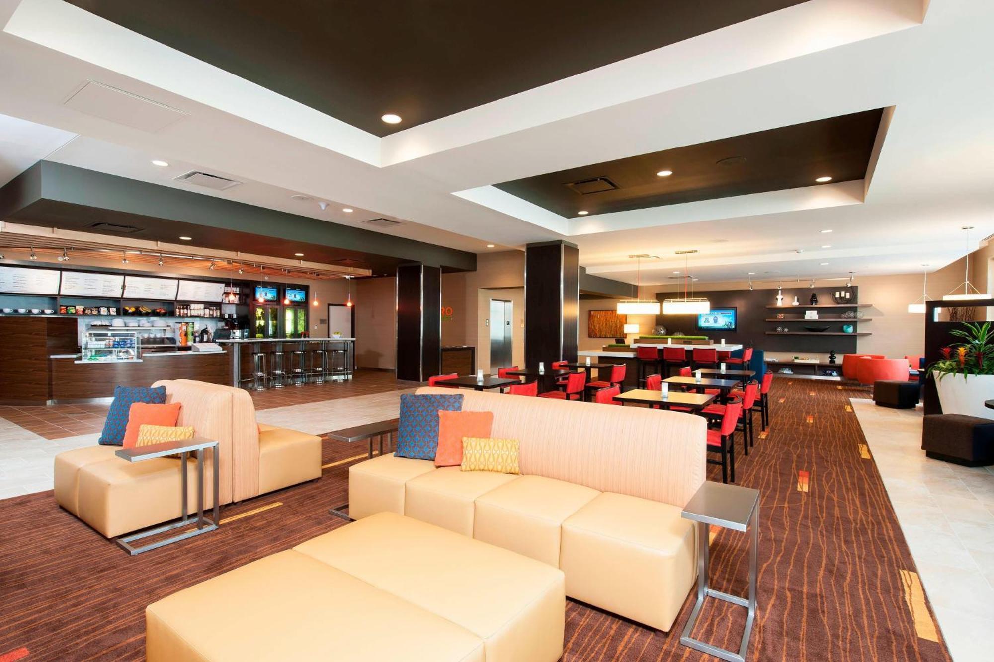 Courtyard Peoria Downtown Hotel Exterior photo